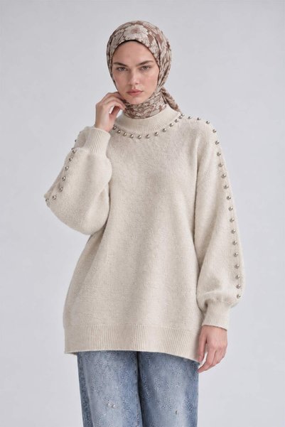 Levidor Half fisherman stone detailed knit sweater beige