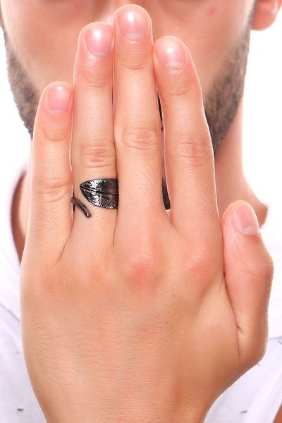 LABALABA Men's Metallic Anthracite Lacquer Plated Adjustable Leaf Stylized Ring
