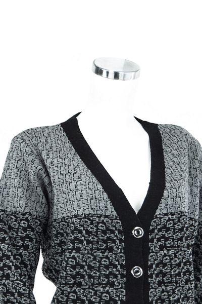 Oppland Women's Gray Winter Motif Double Pocket Front Buttoned Regular Cut Lycra Woolen Fabric Mother Cardigan