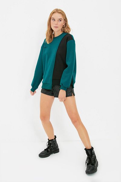 Trendyol Collection Sweatshirt mit Öldruck aus Strick – Basismodell