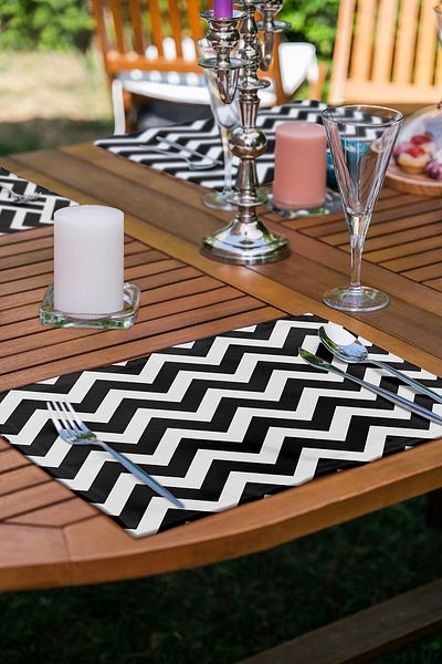 Realhomes Set de service american cu forme geometrice cu dungi alb-negru, 6 piese