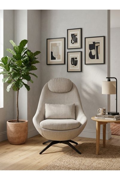 IN HOME STORE كرسي استرخاء عصري بيج بتصميم انسيابي وقاعدة معدنية دوارة