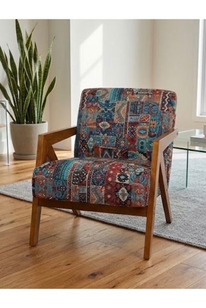 IN HOME STORE كرسي بيرجير مودرن بنقوش تراثية ملونة وأرجل خشبية