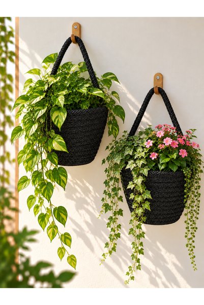 ÖRGÜM Coș decorativ cu 2 mini flori artificiale 12x10 cm. ATĂRĂNĂRI ȘI PLANTE...