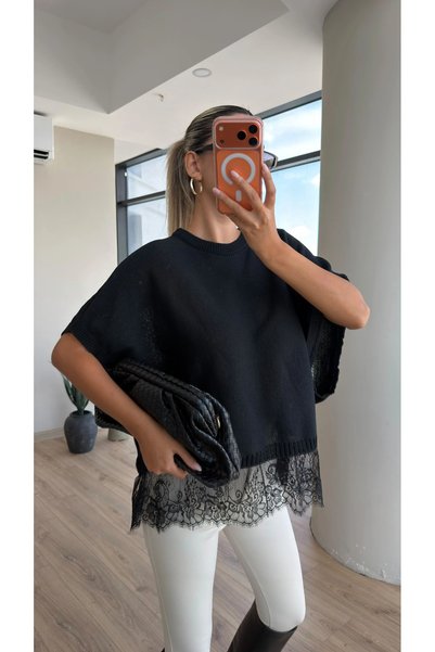 Lamierra Oversized Knitwear Blouse with Lace Hem