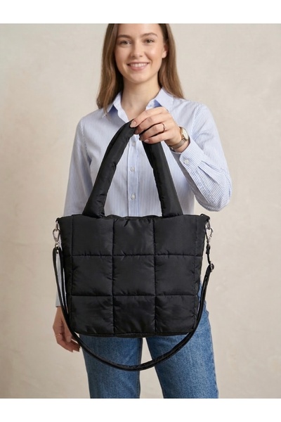 Nuggita Women's Matte Black Quadrato Puffer Bag