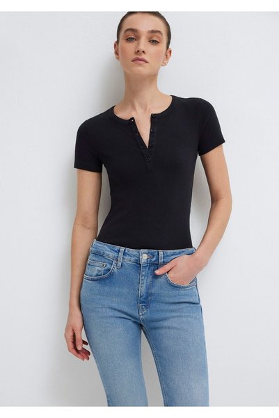 Mavi Tricou negru de bază cu nasturi parțiali, croială mulată 1613806-900