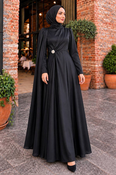 N.S NEVA STYLE Schwarzes Hijab-Satin-Abendkleid mit Cape-Detail 4884S