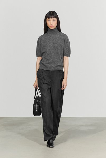 Massimo Dutti Süet pensli ince çizgili takım pantolonu