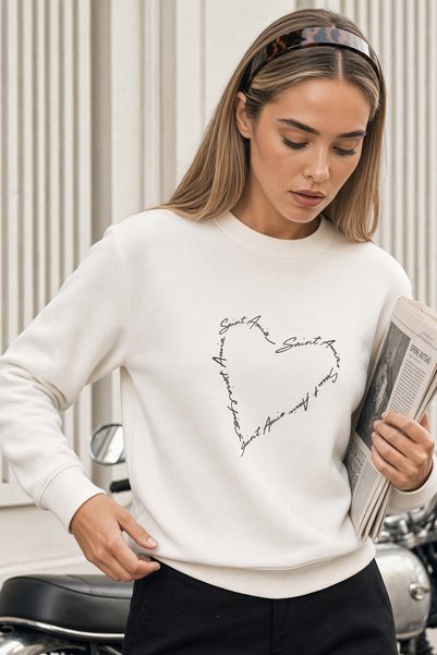 Amia&Co. Ženska majica sa širokim izrezom i printom srca u boji ekru