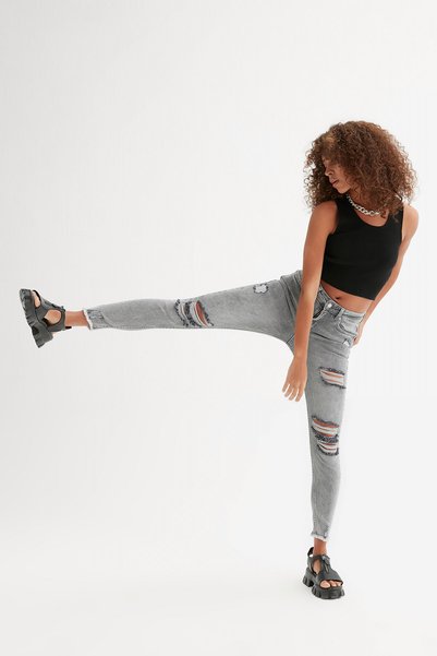 Açelya Okcu Women's Gray Back and Front Leg Ripped Skinny Jeans