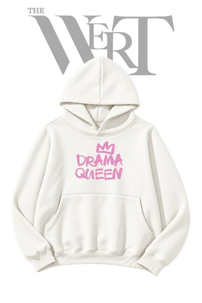 THEWERT سويت شيرت أبيض بغطاء للرأس، مطبوع عليه تصميم "Drama Queen" (خيطان).