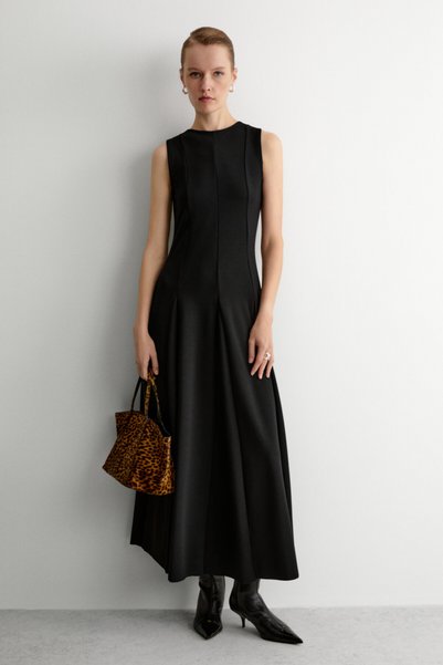 NAELLE BELU Women's Crew Neck, Sleeveless, Pieced, Godet-Detail Black Dress
