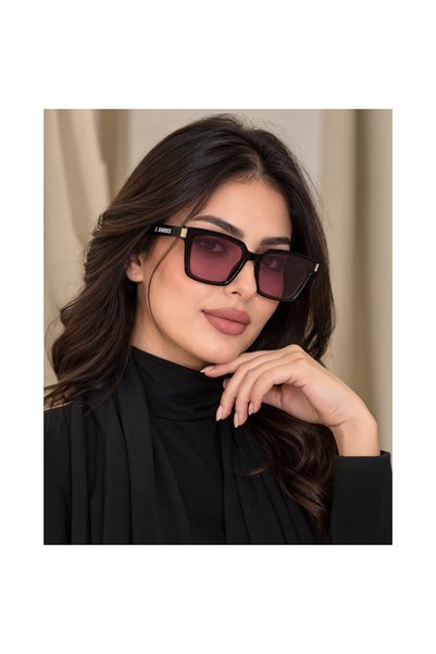 Generic Brand نظارة شمسية نسائية وردية بإطار أسود – تصميم مستطيل عصري