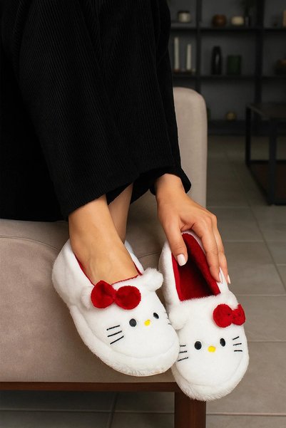 Moda Devrin Kırmızı Hello Figürlü Kurdela Detaylı Fiyonklu Kedili Kışlık Sessiz Taban Peluş Ev Pandufu, Ev Ayakkabısı