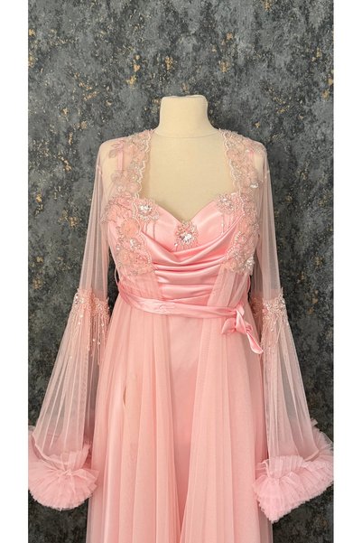 Loviana belle Custom-designed lace and tulle-detailed 2-piece long robe and nightgown set (in a box)