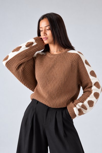 oshebu Camel - Crew Neck Sweater with Covered Sleeves
