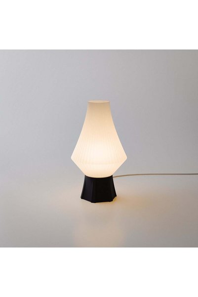 layerluxe Επιτραπέζια λάμπα Lumen04 με πτυχωτό αμπαζούρ |