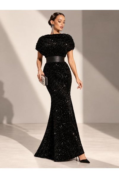 Namshi x Zena Louay Sequinned Gown