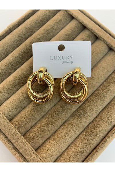 Alışveriş Kasabası A Gold-Colored Earring with a Shimmering, Textured, Interl...
