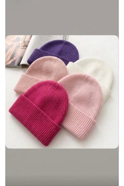TNR SPORT 5-Piece Beanie Set in Layered Pink, Purple, White, Dusty Pink, and ...