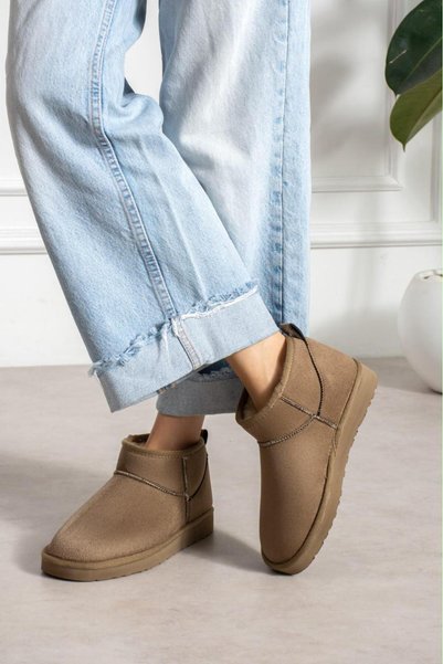 yaren shoes Women's Flat-Sole Boots with Taupe Suede Exterior and Soft Fur Trim