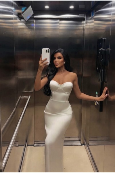 Lovely butik Rochie de seară lungă, maxi, din satin, fără bretele, cu detalii...