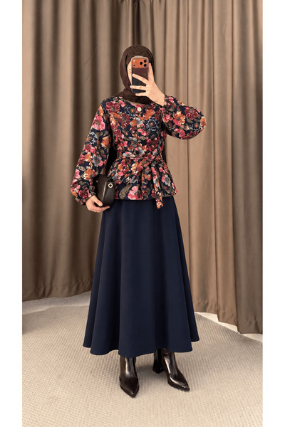 Hepsi Moda طقم تنورة أنيق بنقشة زهور عتيقة - أسود