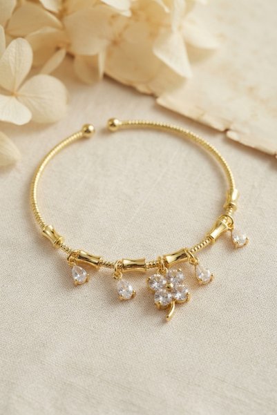 Generic Brand Gold-Tone Rice-Shaped YSX Clover-Patterned Charm Bracelet TG27B...