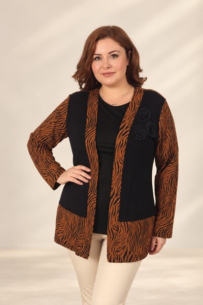 By Saygı Women's Short-Sleeve Blouse with Zebra Print, Flower Appliqué, and P...
