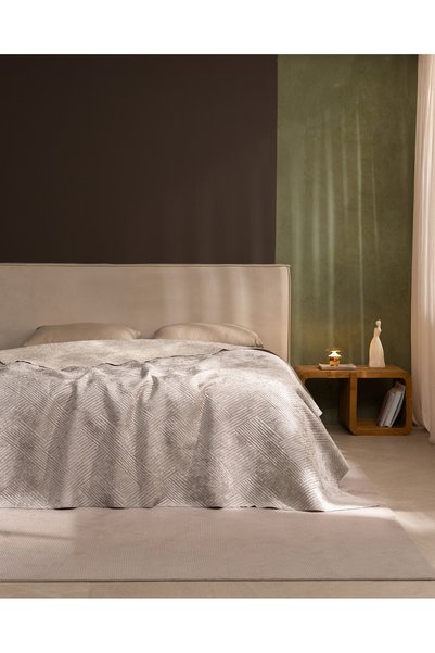 Madame Coco Griselle Single Bedspread - Cream/Taupe Color