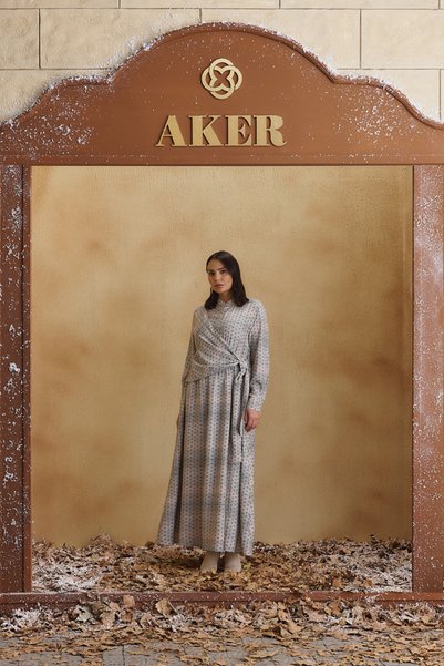 Aker فستان كاكي بتفاصيل جلد