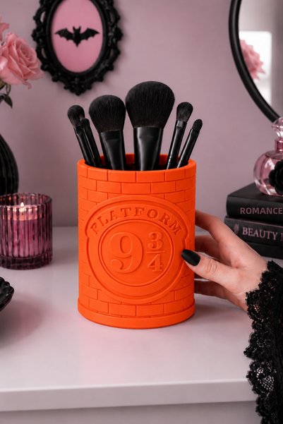 Belupa Brick-Patterned Platform 9 3/4 Makeup Brush Holder and Pencil Holder