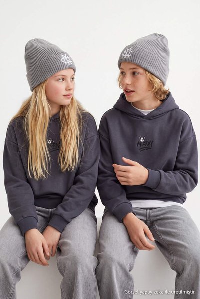 TRENDYOLKIDS سويت شيرت محبوك بتصميم ميكي، بسحاب وغطاء للرأس، للأطفال، للبنات/...