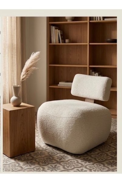 IN HOME STORE كرسي استرخاء عصري بتصميم منخفض وقماش بيج فاخر