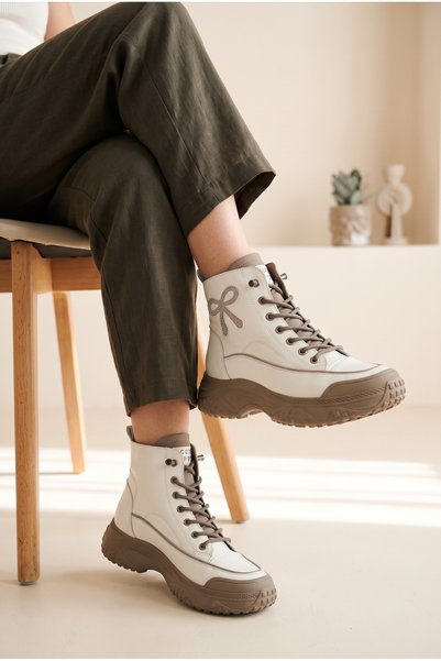 MERVESTORE Kadın Fiyonk Taş Detaylı Kalın Tırtıklı Taban Sneaker Bot İçten Fe...