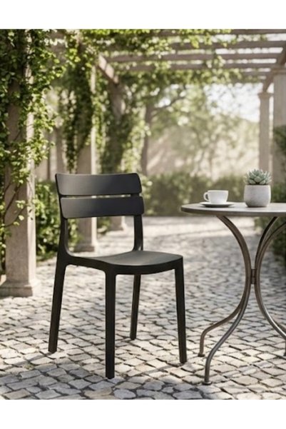 IN HOME STORE كرسي بلاستيك عصري باللون الأسود بتصميم مريح وأنيق