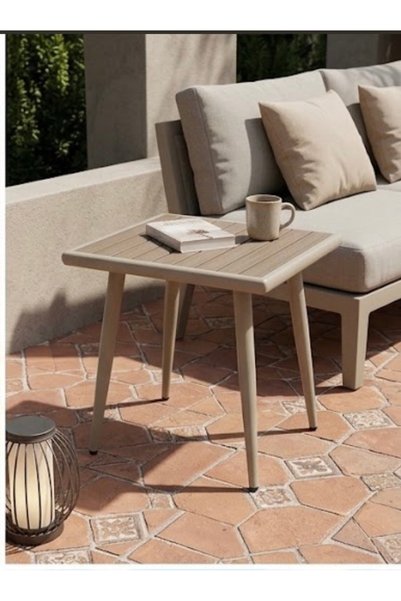 IN HOME STORE طاولة جانبية مربعة بتصميم عصري وأرجل خشبية أنيقة