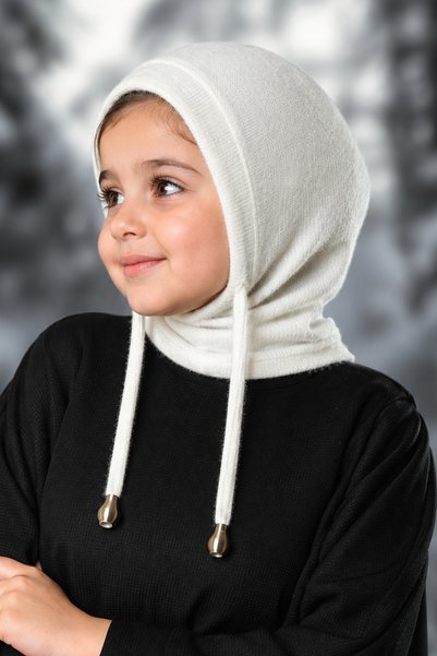 HÜRREMBONE SARAYDAN GELEN GÜZELLİK Căciulă tip balaklava cu guler, din pluș, ...