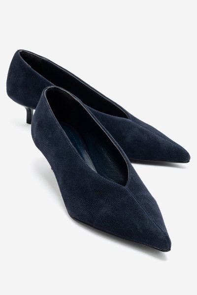 LuviShoes حذاء نسائي قصير الكعب من الجلد الطبيعي بلون كحلي من ماركة فيلور.