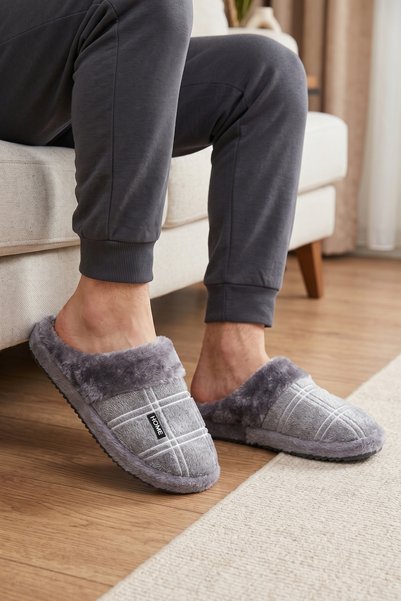 Moda Devrin Gri Erkek Kışlık Kürklü Peluş Ekose Detaylı Yumuşak Taban Ev Terliği