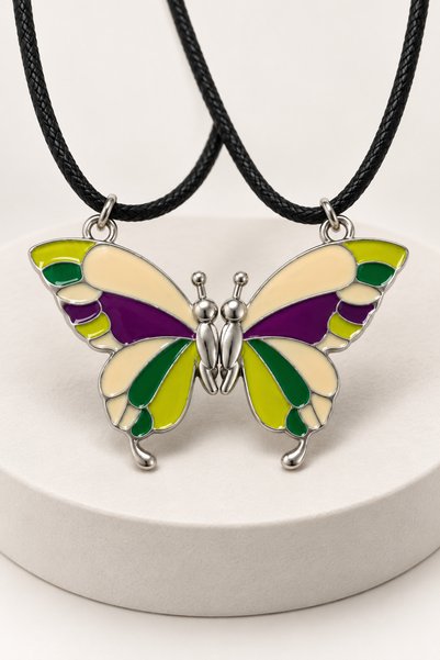 MakeWell Best Friends Figurine Pair Necklace – Multicolored Pair Necklace