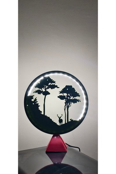 🌲 3D Tasarım LED Aydınlatmalı Orman ve Geyik Temalı Dekoratif Masa Lambası / Gece Lambası