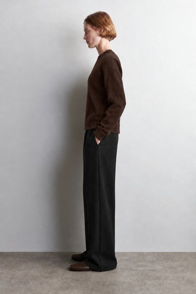 UNIQVIBE Women's Brown Knitted Sweater with a Crew Neck, Made from Lambswool