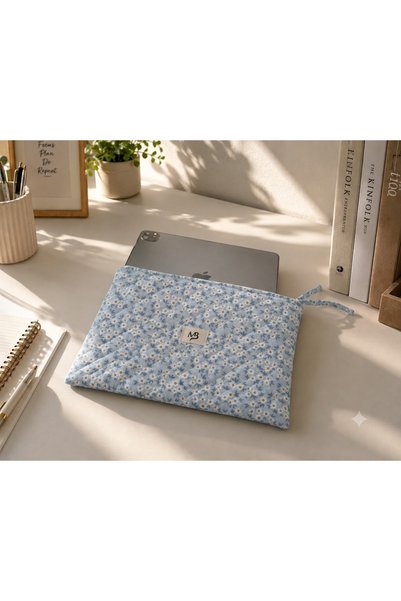 MB Mavi Papatya Desenli Laptop Tablet Kılıfı - 13 inç - 14 inç Uyumlu - Yıkan...