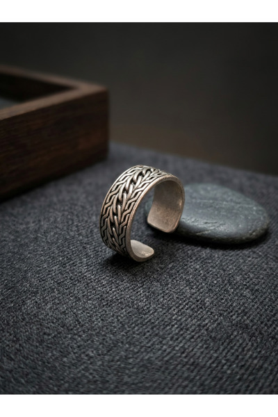 Velcari Adjustable Herringbone Knit Pattern Ring—Open Ring That Fits Any Finger