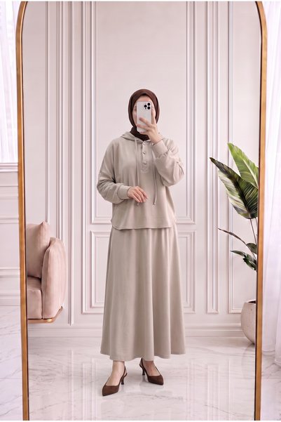 Holehola طقم تنورة بغطاء للرأس وفتحة أمامية من بيرغوزار - MF1907 تاش