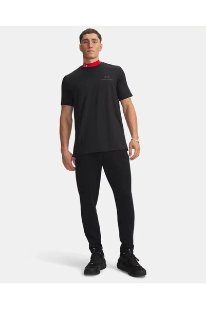 Under Armour 6015043-008 بنطال رياضي رجالي أسود من قماش الفليكس المرن بقصة ضيقة