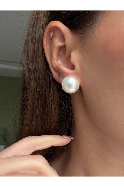 nesdesignn Large Flat Pearl Earrings