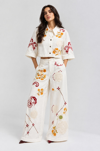 casa di sole Crop Fit Special Pattern Floral Embroidered Design Denim Jacket